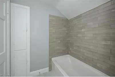 1444 Oakwood Avenue, Akron, OH 44301 - Photo 31
