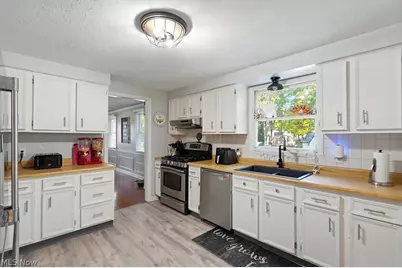 1047 Berkshire Drive, Macedonia, OH 44056 - Photo 9