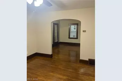 422 N Firestone Boulevard, Akron, OH 44301 - Photo 9
