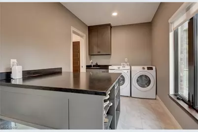 586 Hilan Avenue SW, New Philadelphia, OH 44663 - Photo 13
