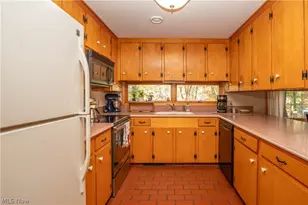 2221 Devonshire Dr NW, Canton, OH 44708 - Photo 13