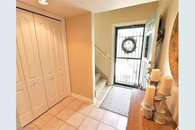 1104 Courtyard Square, Zanesville, OH 43701 - Photo 3