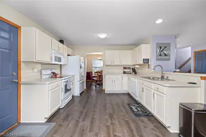 3950 Martins Run Drive, Lorain, OH 44053 - Photo 9