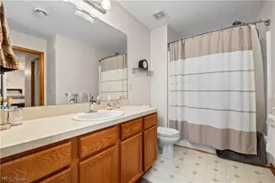 3950 Martin's Run Dr, Lorain, OH 44053 - Photo 29