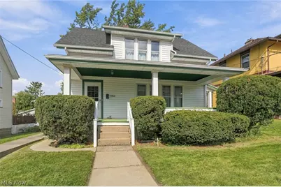 304 Commonwealth Avenue NE, Massillon, OH 44646 - Photo 3