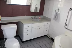 1567 Glenmount Ave, Akron, OH 44301 - Photo 15