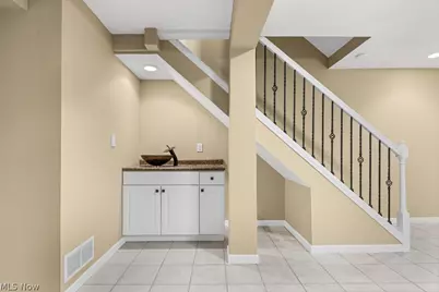 1395 S Azalea Boulevard, Barberton, OH 44203 - Photo 35