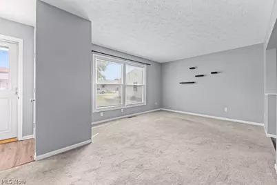 1395 S Azalea Boulevard, Barberton, OH 44203 - Photo 5