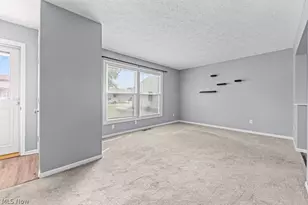 1395 S Azalea Blvd, Barberton, OH 44203 - Photo 5