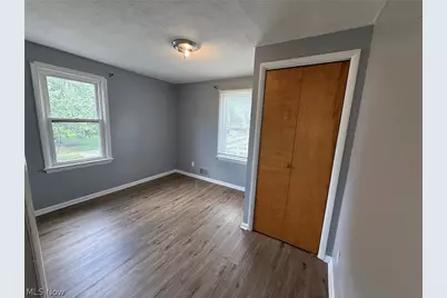 190 E Mapledale Avenue, Akron, OH 44301 - Photo 7