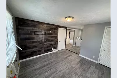 190 E Mapledale Avenue, Akron, OH 44301 - Photo 5