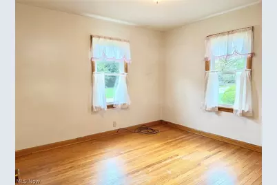 139 S Moravian Avenue, Gnadenhutten, OH 44629 - Photo 17