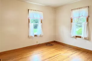 139 S Moravian Ave, Gnadenhutten, OH 44629 - Photo 17