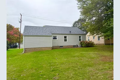 139 S Moravian Avenue, Gnadenhutten, OH 44629 - Photo 3