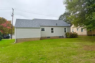 139 S Moravian Ave, Gnadenhutten, OH 44629 - Photo 3