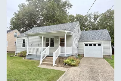 139 S Moravian Avenue, Gnadenhutten, OH 44629 - Photo 1