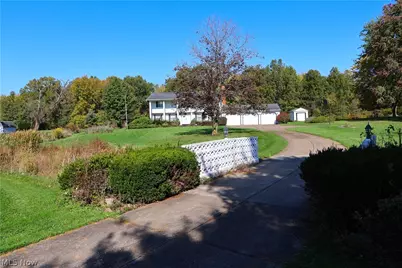 108 Country Place, Grafton, OH 44044 - Photo 3