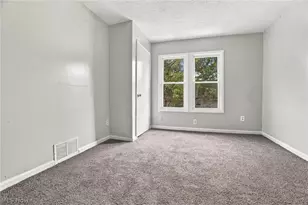 367 Fuller St, Akron, OH 44306 - Photo 17