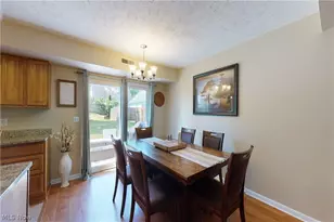 8785 Eastbrook Cir, Chagrin Falls, OH 44023 - Photo 9