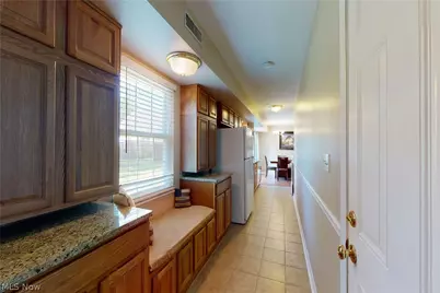 8785 Eastbrook Circle, Chagrin Falls, OH 44023 - Photo 17