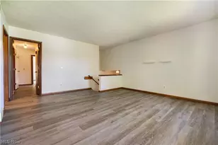1301 Greenridge Dr NE, Massillon, OH 44646 - Photo 5