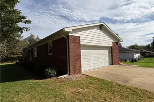2390 Eastport Dr, Akron, OH 44312 - Photo 3