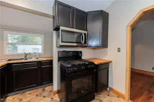 916 West Dr, Sheffield Lake, OH 44054 - Photo 15
