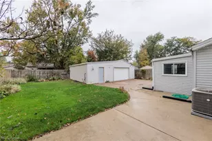 916 West Dr, Sheffield Lake, OH 44054 - Photo 43