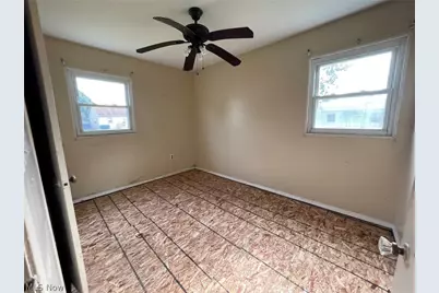 1933 Bollinger Avenue NE, Canton, OH 44705 - Photo 17