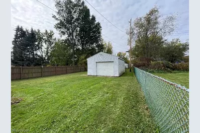 1933 Bollinger Avenue NE, Canton, OH 44705 - Photo 5