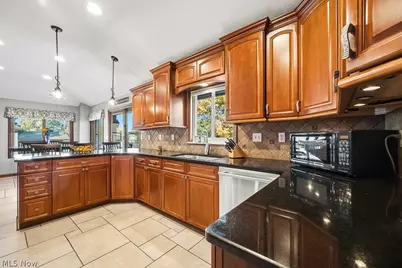 6239 Crossview Road, Green Hills, OH 44131 - Photo 7