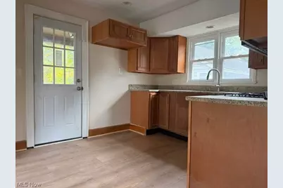 2825 S Main Street, Akron, OH 44319 - Photo 3
