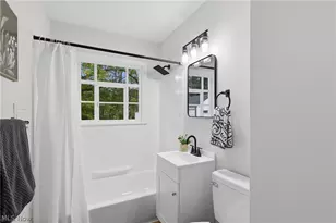 1055 Seward Ave, Akron, OH 44320 - Photo 13