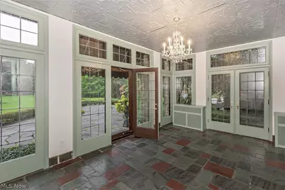 18420 Shelburne Road, Huber Heights, OH 44118 - Photo 9