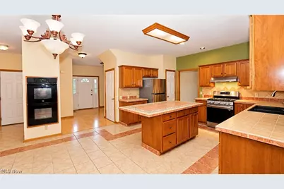 835 Lehigh Avenue, Cuyahoga Falls, OH 44221 - Photo 29