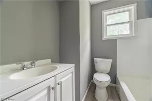 904 Work Dr, Akron, OH 44320 - Photo 19