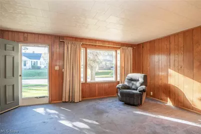 364 25th Street NW, Massillon, OH 44647 - Photo 3
