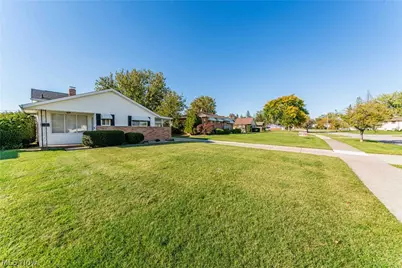 5846 Scarlet Oak Drive, Huber Heights, OH 44146 - Photo 3