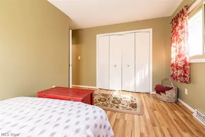 3129 Warrensville Center Road, Huber Heights, OH 44122 - Photo 19
