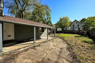 260 E York St, Akron, OH 44310 - Photo 9