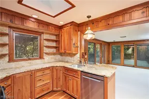 499 Bastogne Dr, Akron, OH 44303 - Photo 9
