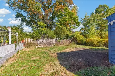 12504 Carrington Avenue, Loveland, OH 44135 - Photo 7