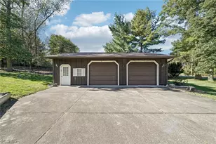 3055 Townsend St NW, Uniontown, OH 44685 - Photo 45