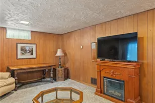548 Gibbs Rd, Akron, OH 44312 - Photo 23