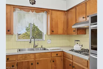 548 Gibbs Road, Akron, OH 44312 - Photo 11