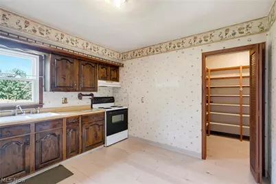 1237 Stardale Avenue SW, Massillon, OH 44646 - Photo 11