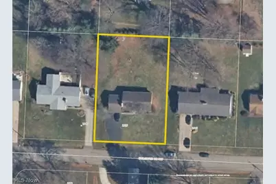 2625 Hyacinth Drive NW, North Canton, OH 44720 - Photo 7