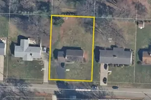 2625 Hyacinth Dr NW, North Canton, OH 44720 - Photo 7