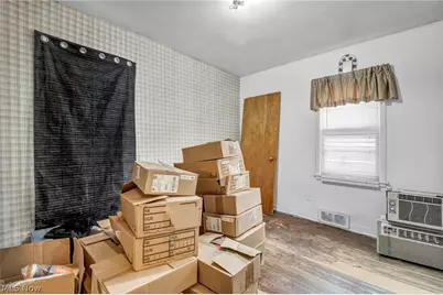1060 Frederick Boulevard, Akron, OH 44320 - Photo 13