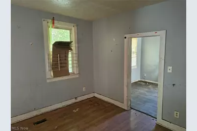 3325 E 49th Street, Loveland, OH 44127 - Photo 7